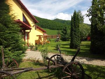 Фото Дома для отпуска Stream Valley Home г. Гура-Рыулуй 1